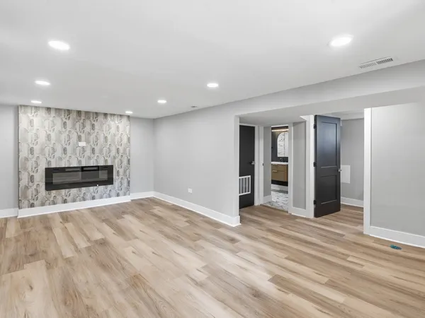 $339,900 | 600 East 87th Place, Chicago, IL 60619