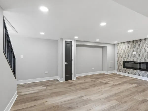 $339,900 | 600 East 87th Place, Chicago, IL 60619