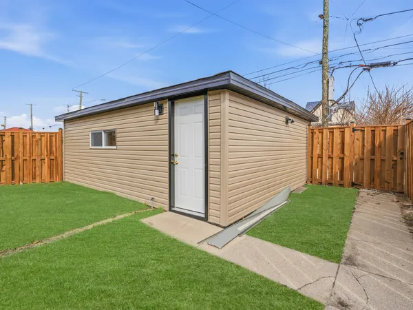 $339,900 | 600 East 87th Place, Chicago, IL 60619