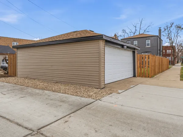 $339,900 | 600 East 87th Place, Chicago, IL 60619