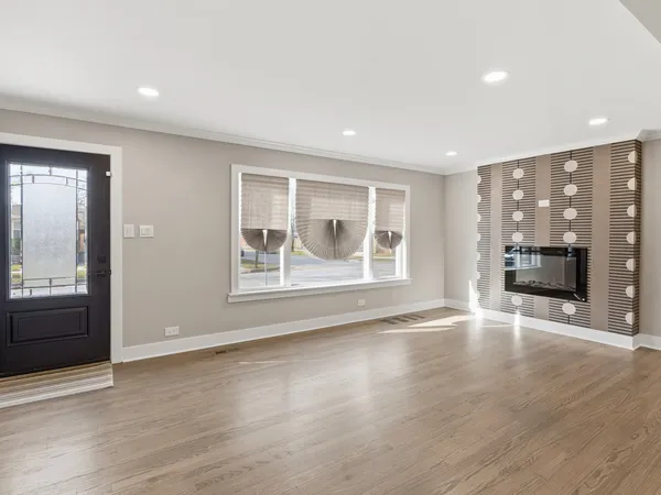 $339,900 | 600 East 87th Place, Chicago, IL 60619