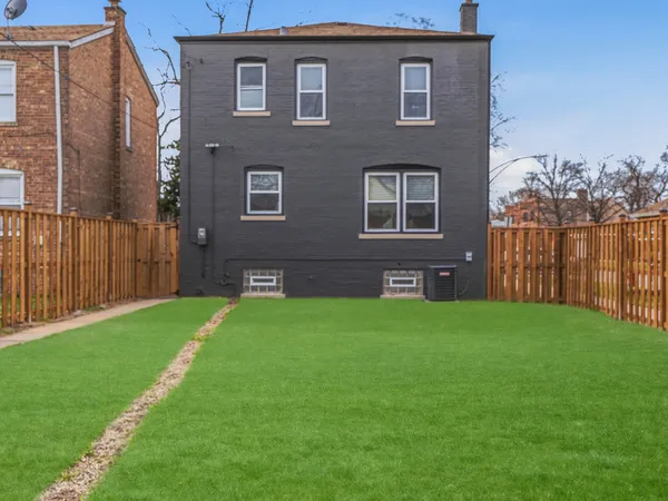$339,900 | 600 East 87th Place, Chicago, IL 60619