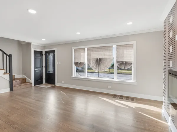 $339,900 | 600 East 87th Place, Chicago, IL 60619