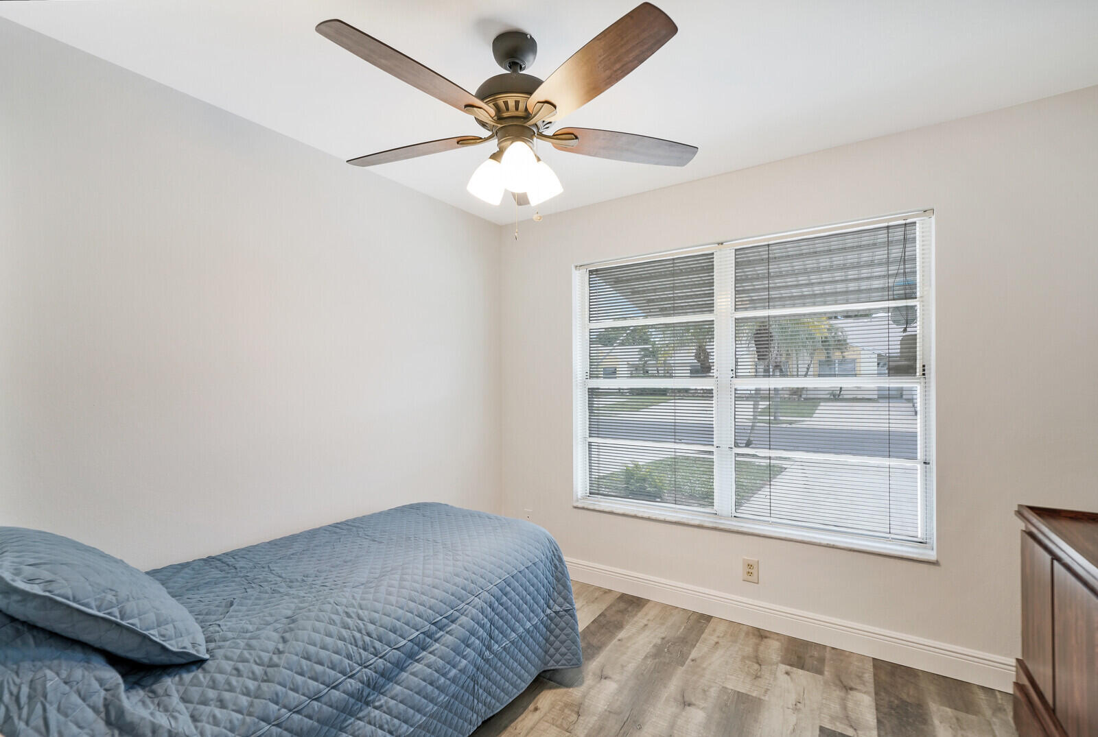 113 Pinewood Court Jupiter, FL 33458 - Photo 19 of 26 Secondary Bedroom