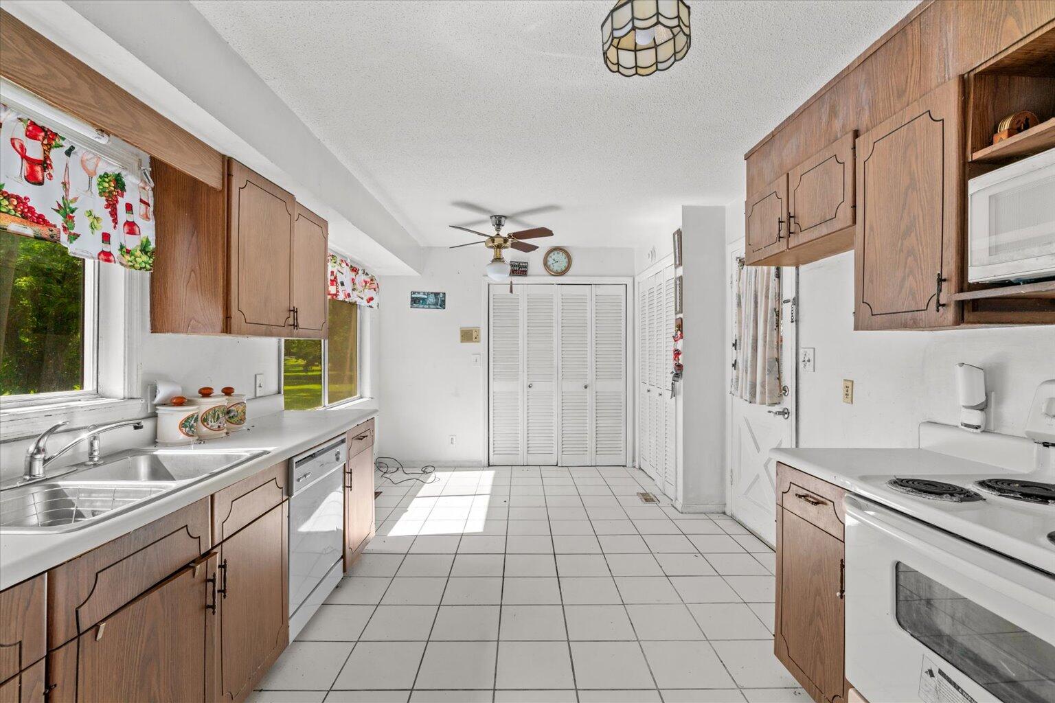 313 North Tibbs Road Dalton, GA 30720 - Photo 17 of 39 17-17