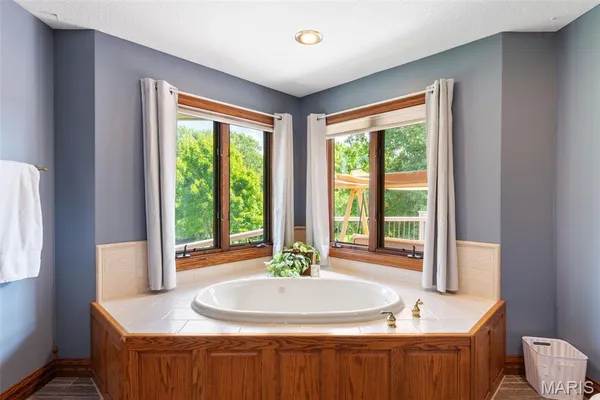 $574,000 | 514 Lakeside Manor Drive, Kirksville, MO 63501