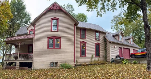 $349,000 | 109 East 10th Street, Pleasanton, KS 66075