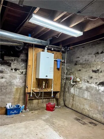 $349,000 | 109 East 10th Street, Pleasanton, KS 66075