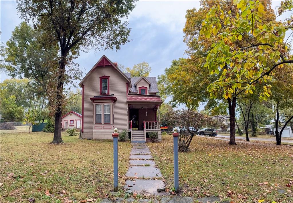 109 East 10th Street Pleasanton, KS 66075 - Photo 2 of 29