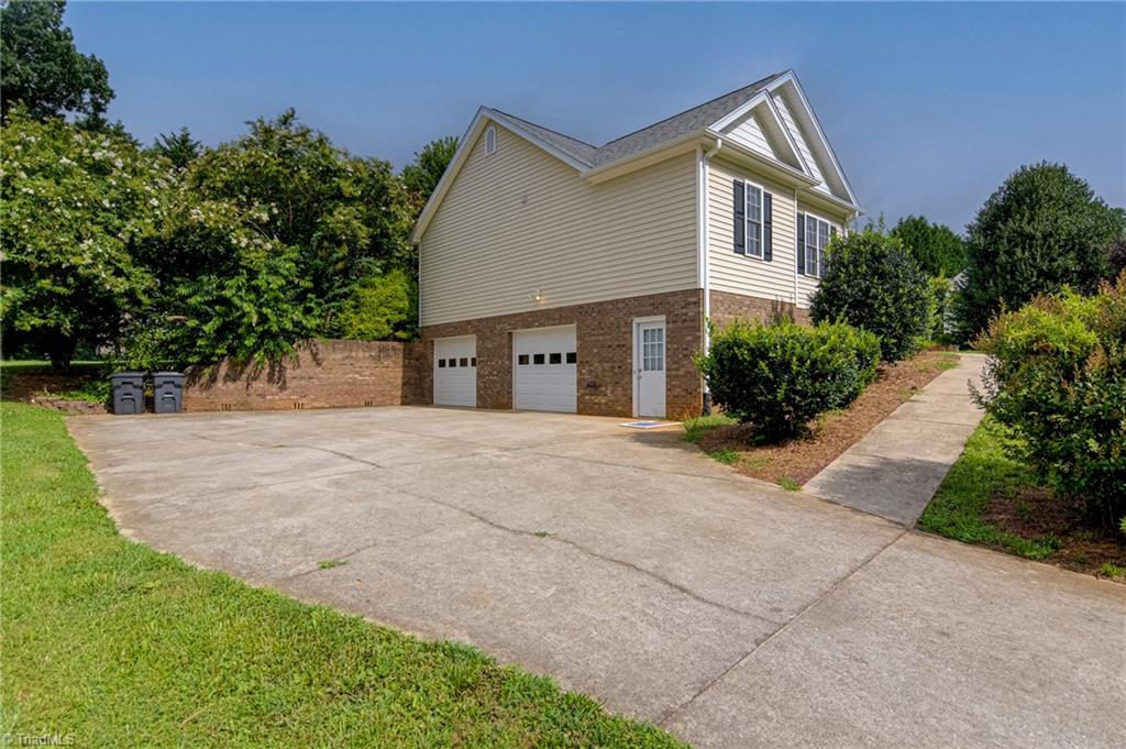 9520 Oakbrook Ridge Rural Hall, NC 27045 - Photo 26 of 30