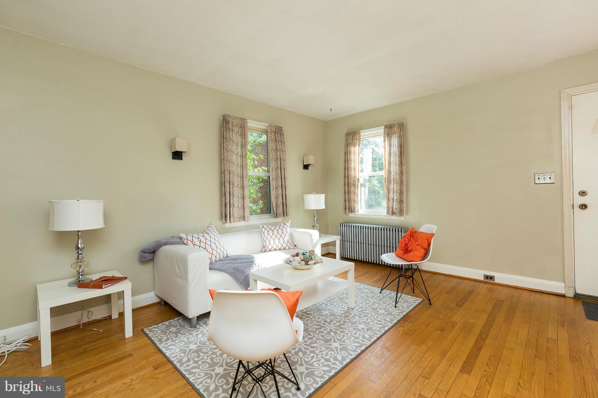 966 North Hill Road Baltimore, MD 21218 - Photo 2 of 30 Living Room