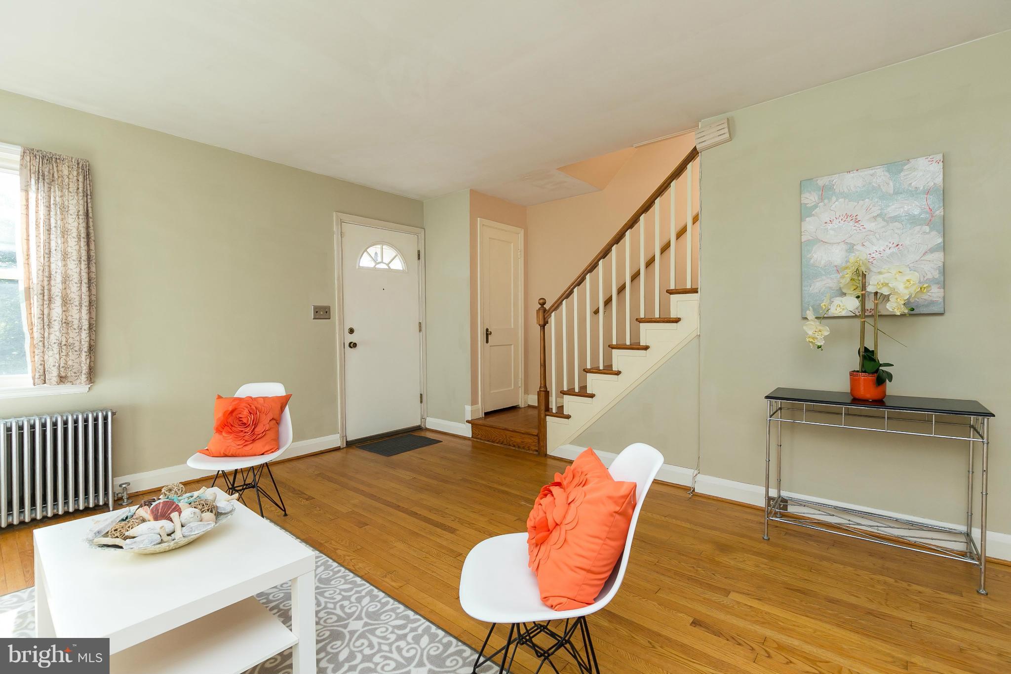 966 North Hill Road Baltimore, MD 21218 - Photo 3 of 30 Living Room