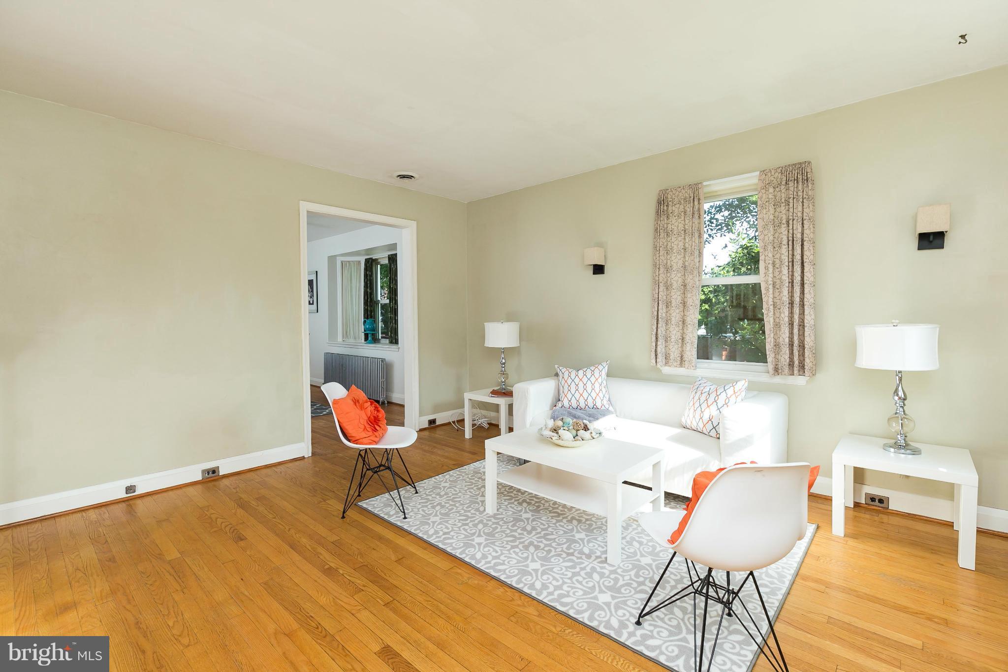 966 North Hill Road Baltimore, MD 21218 - Photo 4 of 30 Living Room