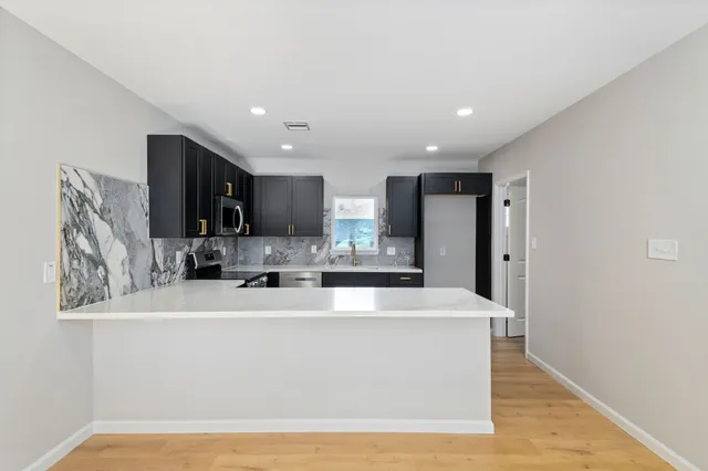 $415,000 | 100 East Val Verde Street, Brenham, TX 77833