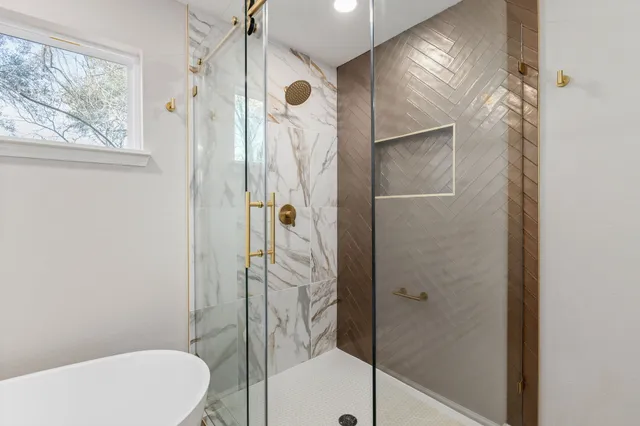 $415,000 | 100 East Val Verde Street, Brenham, TX 77833