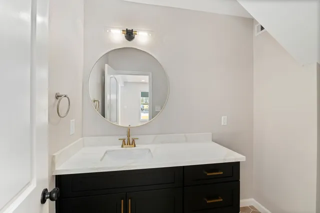 $415,000 | 100 East Val Verde Street, Brenham, TX 77833