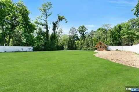 $1,899,000 | 109 Blauvelt Avenue, Ho-Ho-Kus, NJ 07423