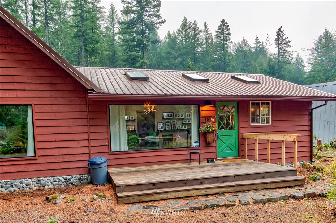 189 Sunstone Road Packwood, WA 98361 - Photo 2 of 40 Gallery Image 2