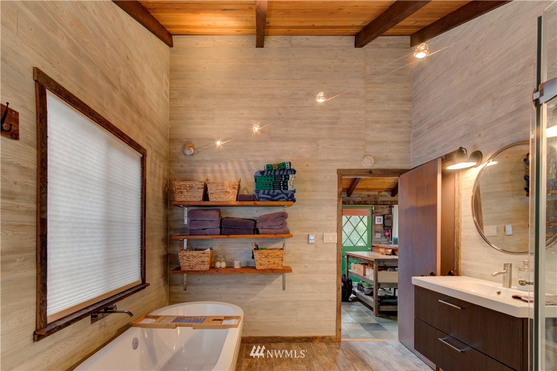 189 Sunstone Road Packwood, WA 98361 - Photo 13 of 40 Gallery Image 13