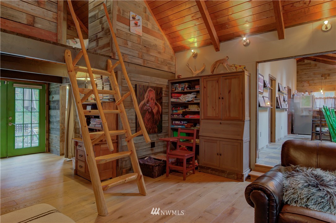 189 Sunstone Road Packwood, WA 98361 - Photo 27 of 40 Gallery Image 27