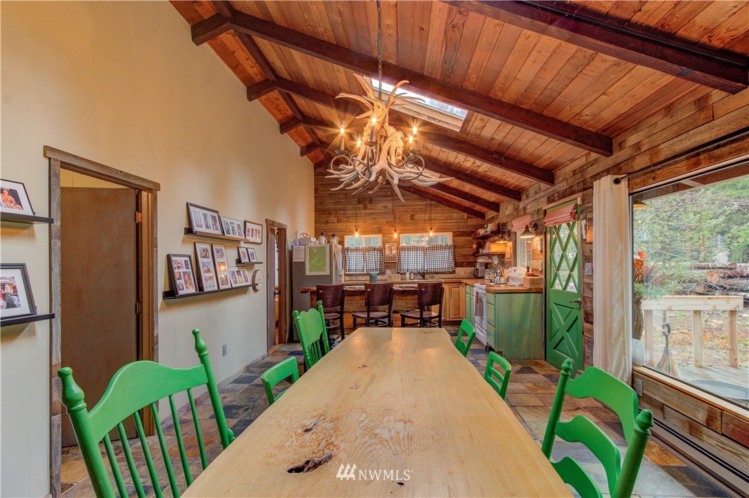 189 Sunstone Road Packwood, WA 98361 - Photo 10 of 40 Gallery Image 10