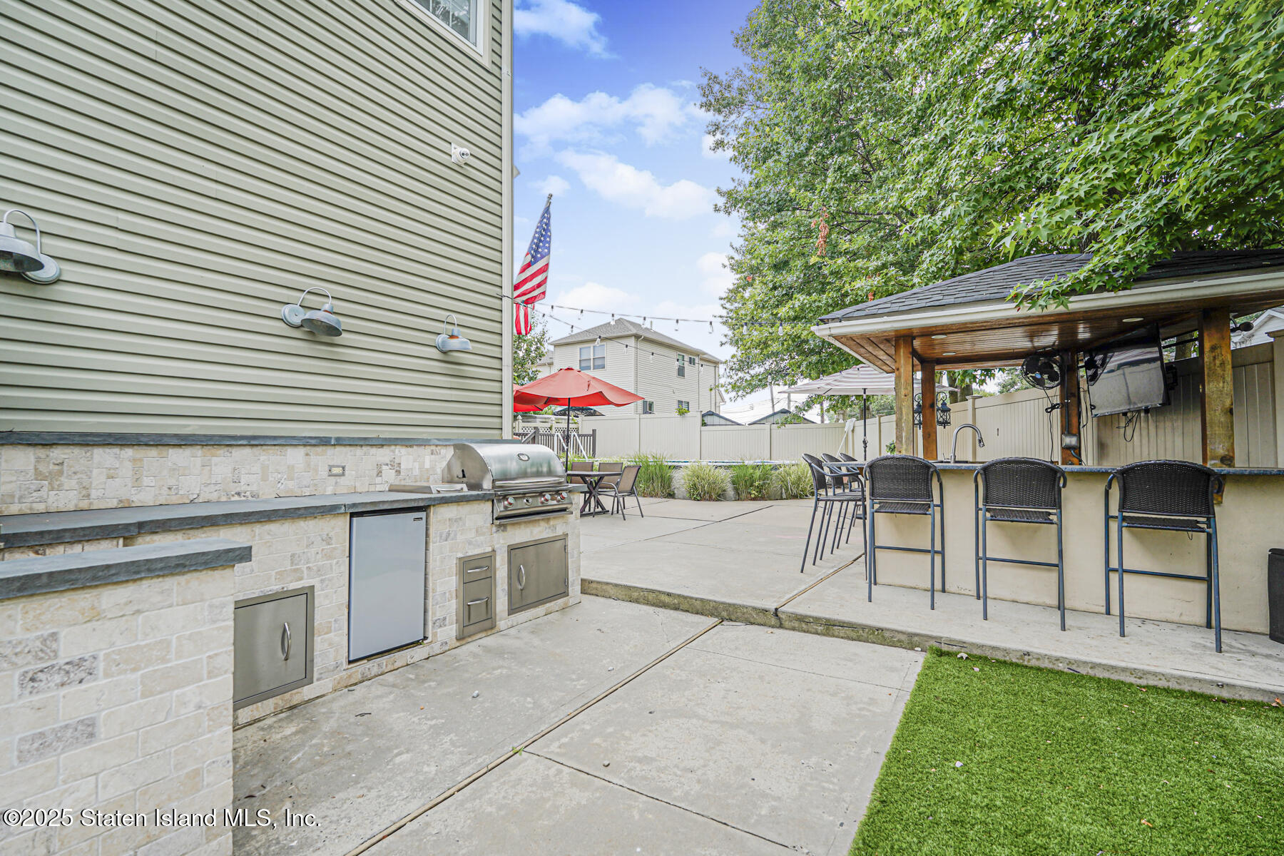 6 Waimer Place Staten Island, NY 10312 - Photo 28 of 33 6 Waimer Place