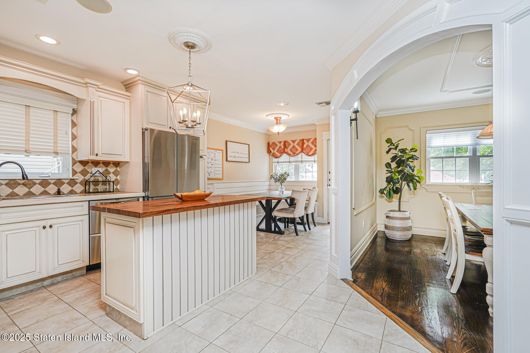 6 Waimer Place Staten Island, NY 10312 - Photo 9 of 33 6 Waimer Place