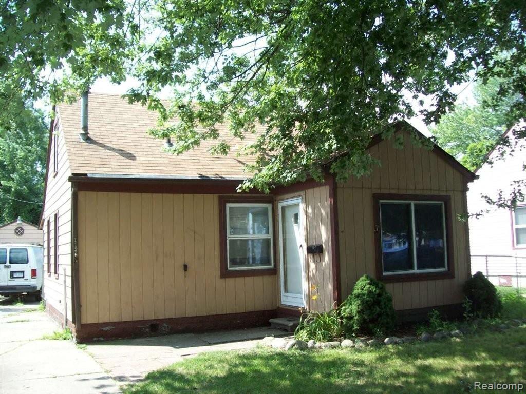 11368 Maxwell Avenue Warren, MI 48089 - Photo 1 of 15 100_3511.JPG