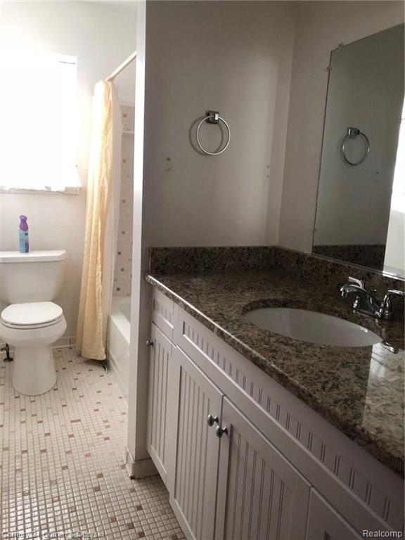 29289 Hayes Road Warren, MI 48088 - Photo 16 of 23