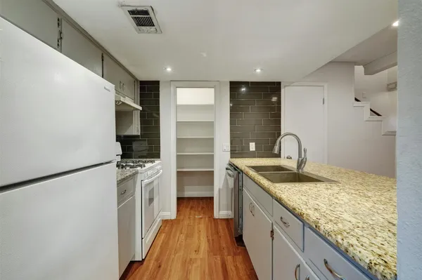 $1,800 | 1302 East St Johns Avenue, Unit A, Austin, TX 78752
