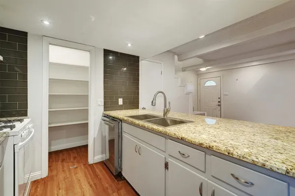 $1,800 | 1302 East St Johns Avenue, Unit A, Austin, TX 78752