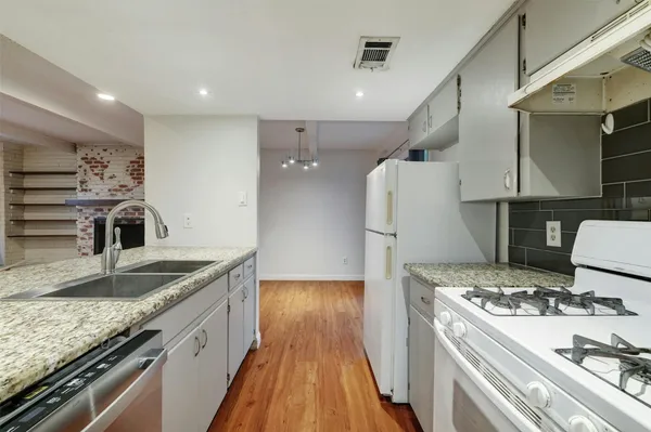 $1,800 | 1302 East St Johns Avenue, Unit A, Austin, TX 78752
