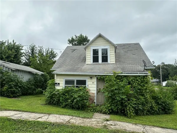 $65,000 | 901 2nd Street, Ridgeway, MO 64481
