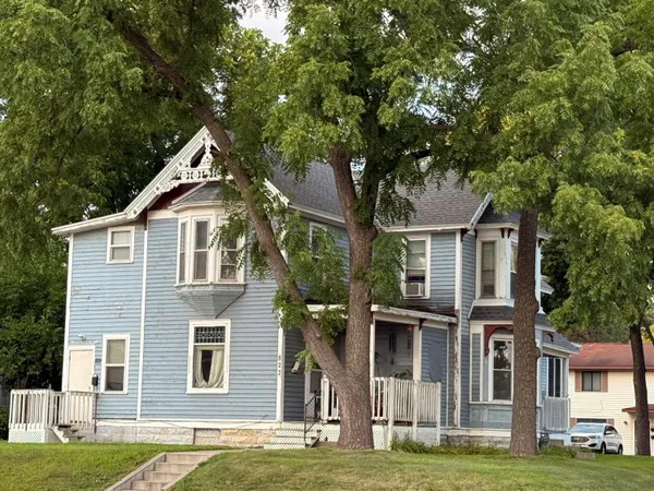 $329,000 | 823 West Avenue South, Unit 821, La Crosse, WI 54601