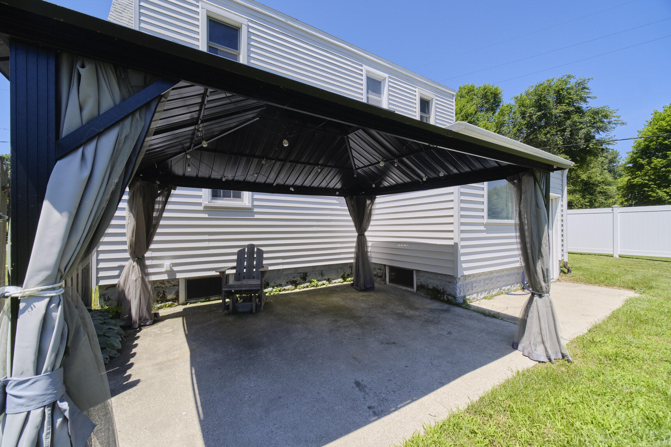 2631 Lakeshore Road Manistee, MI 49660 - Photo 32 of 50 Patio