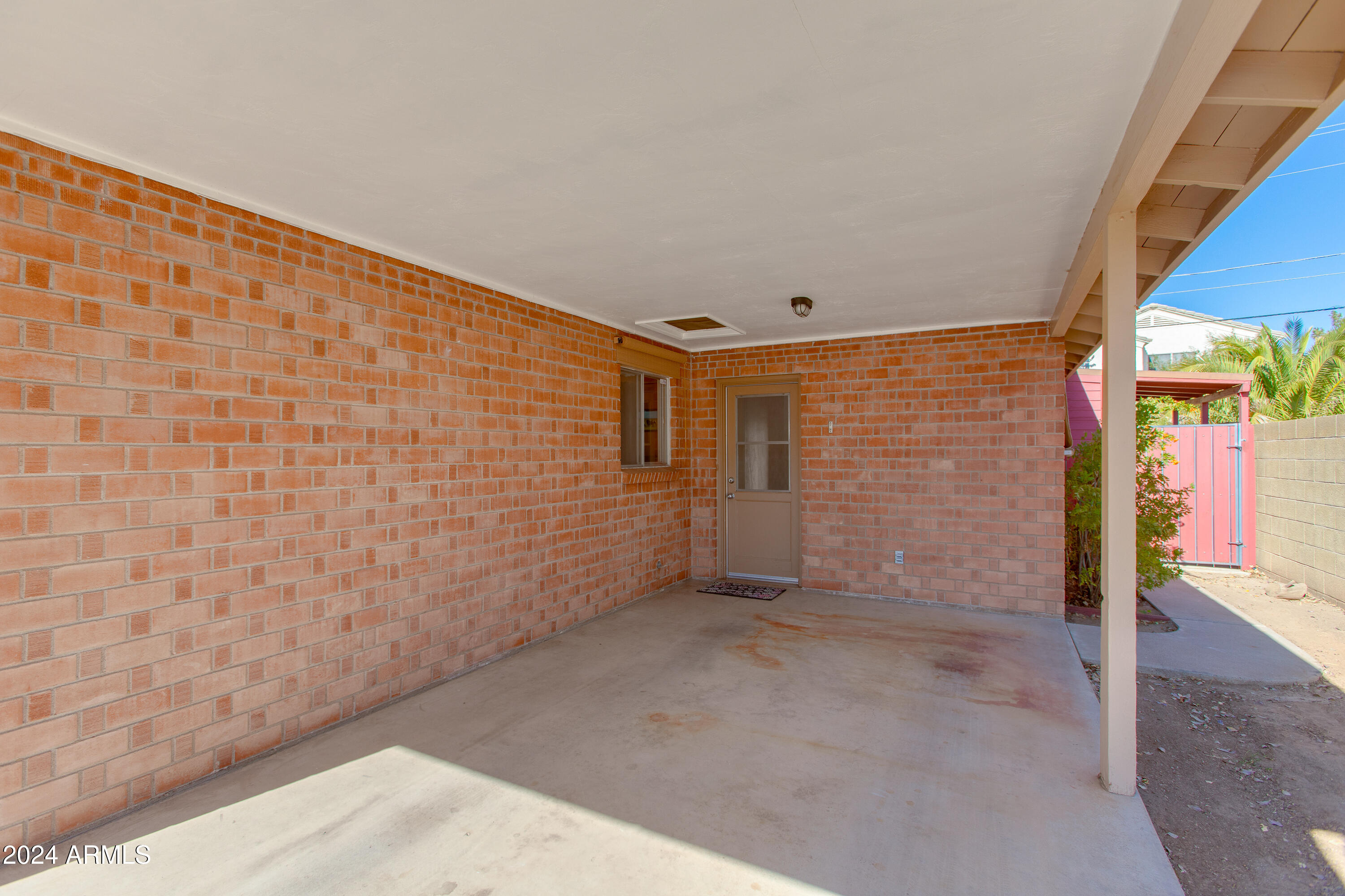 2752 West Lawrence Road Phoenix, AZ 85017 - Photo 2 of 23 a view of an empty room