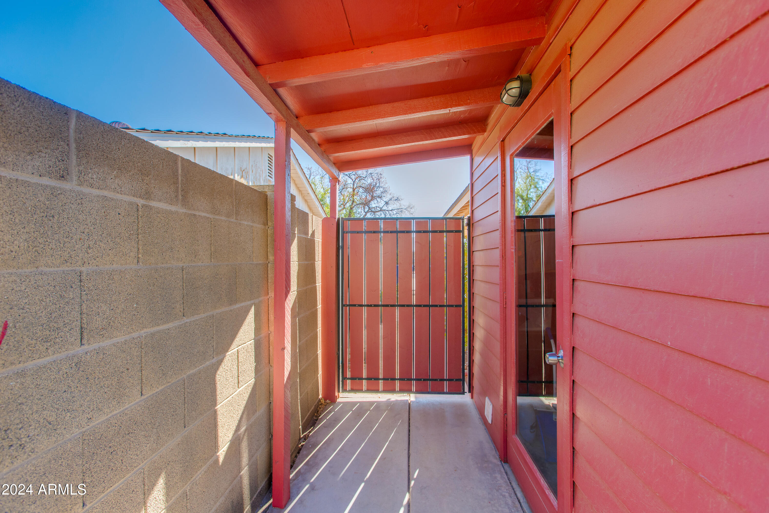 2752 West Lawrence Road Phoenix, AZ 85017 - Photo 23 of 23 a view of a small space