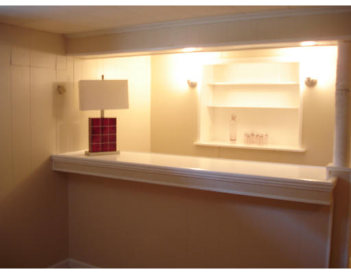 32 Phillips Avenue Springfield, MA 01119 - Photo 14 of 19