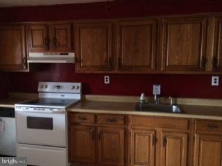7834 New Battle Grove Road Baltimore, MD 21222 - Photo 2 of 6 Kitchen
