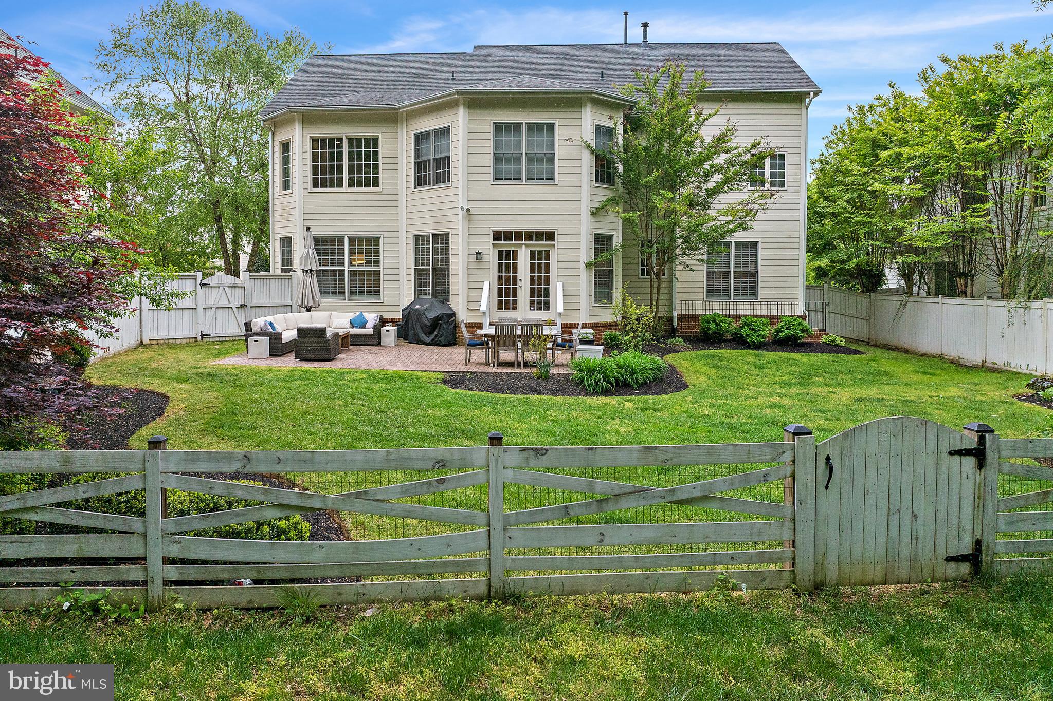732 Pearson Point Annapolis, MD 21401 - Photo 3 of 76