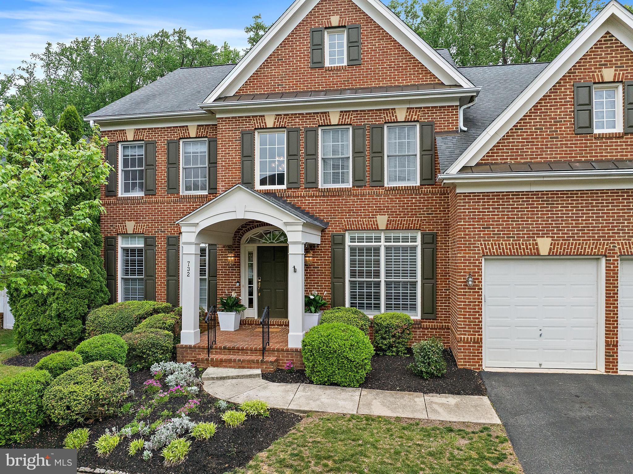 732 Pearson Point Annapolis, MD 21401 - Photo 5 of 76