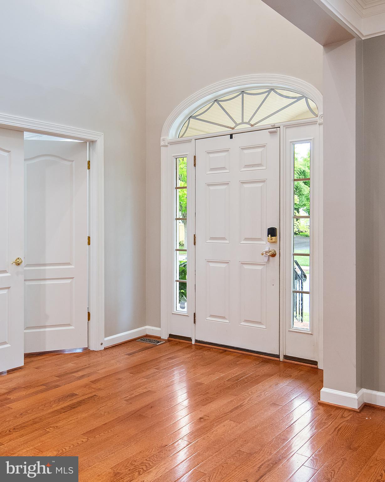 732 Pearson Point Annapolis, MD 21401 - Photo 9 of 76