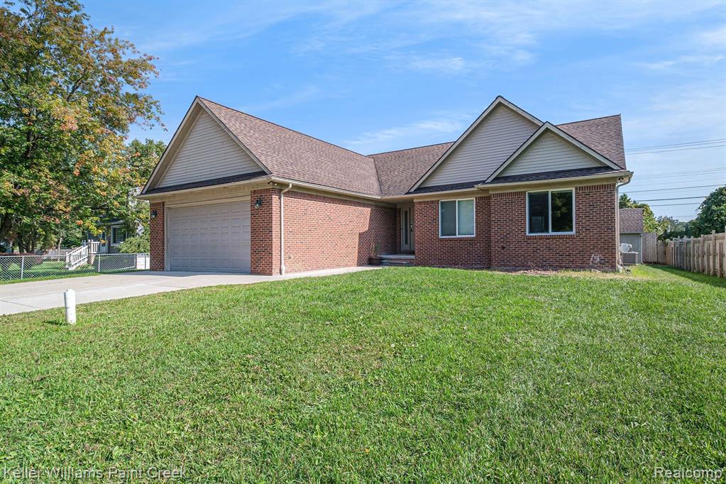 3141 Hessel Avenue Rochester Hills, MI 48307 - Photo 2 of 32