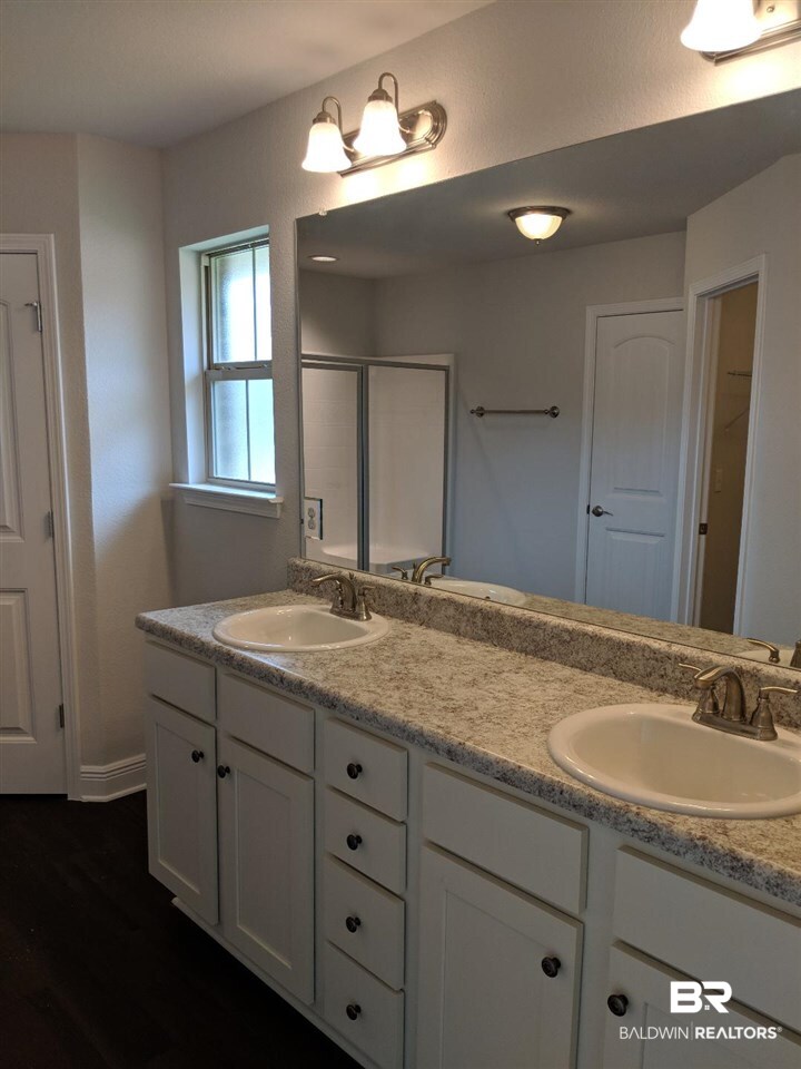 13167 Royster Court Foley, AL 36535 - Photo 2 of 14 MASTER BATH