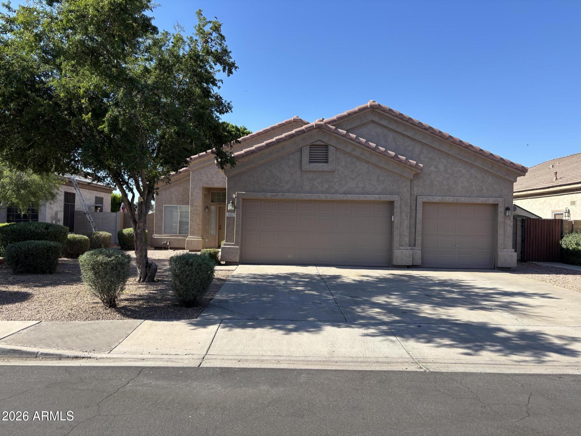 628 East Ranch Road Gilbert, AZ 85296 - Photo 1 of 18