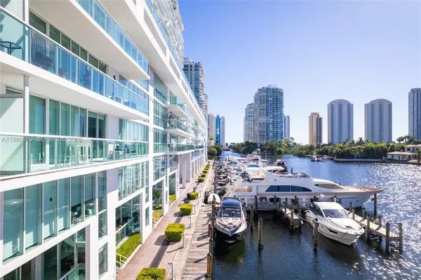 a picture of city view