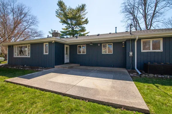 $525,000 | N59W39568 Laketon Avenue, Oconomowoc, WI 53066