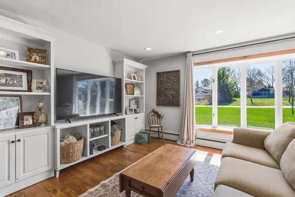 $525,000 | N59W39568 Laketon Avenue, Oconomowoc, WI 53066