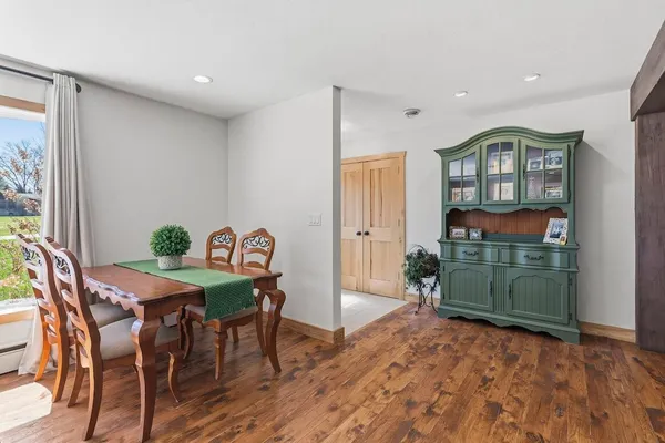 $525,000 | N59W39568 Laketon Avenue, Oconomowoc, WI 53066