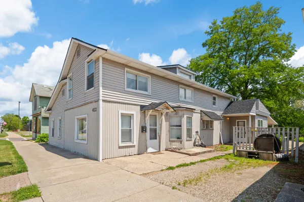 $199,900 | 422 North Main Street, Watervliet, MI 49098